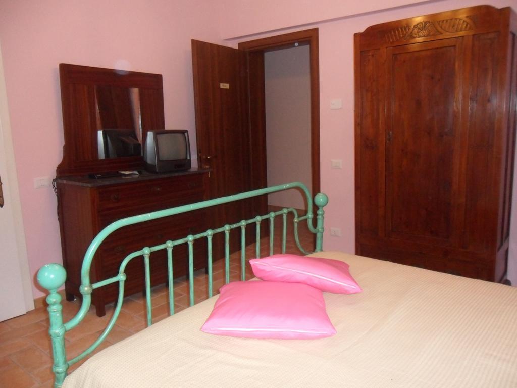 فيلا توديفي Agriturismo Poponi الغرفة الصورة