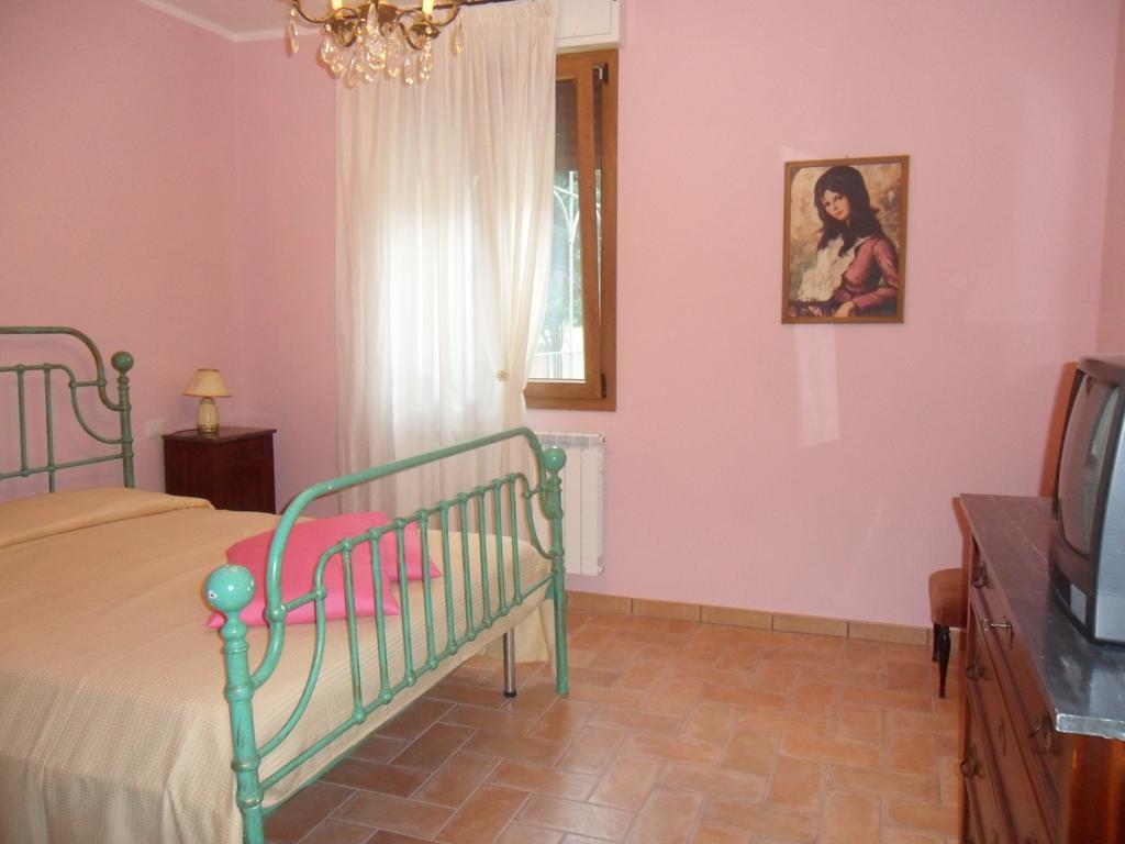 فيلا توديفي Agriturismo Poponi الغرفة الصورة