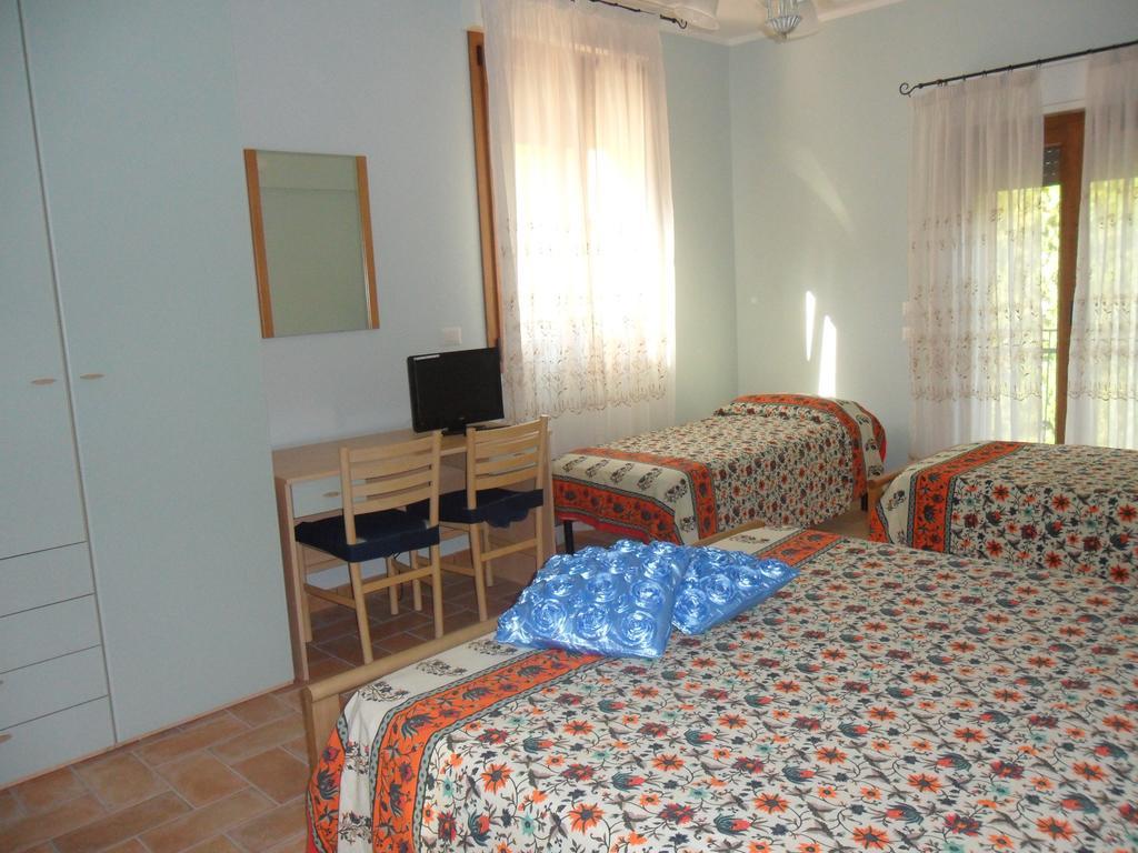 فيلا توديفي Agriturismo Poponi الغرفة الصورة