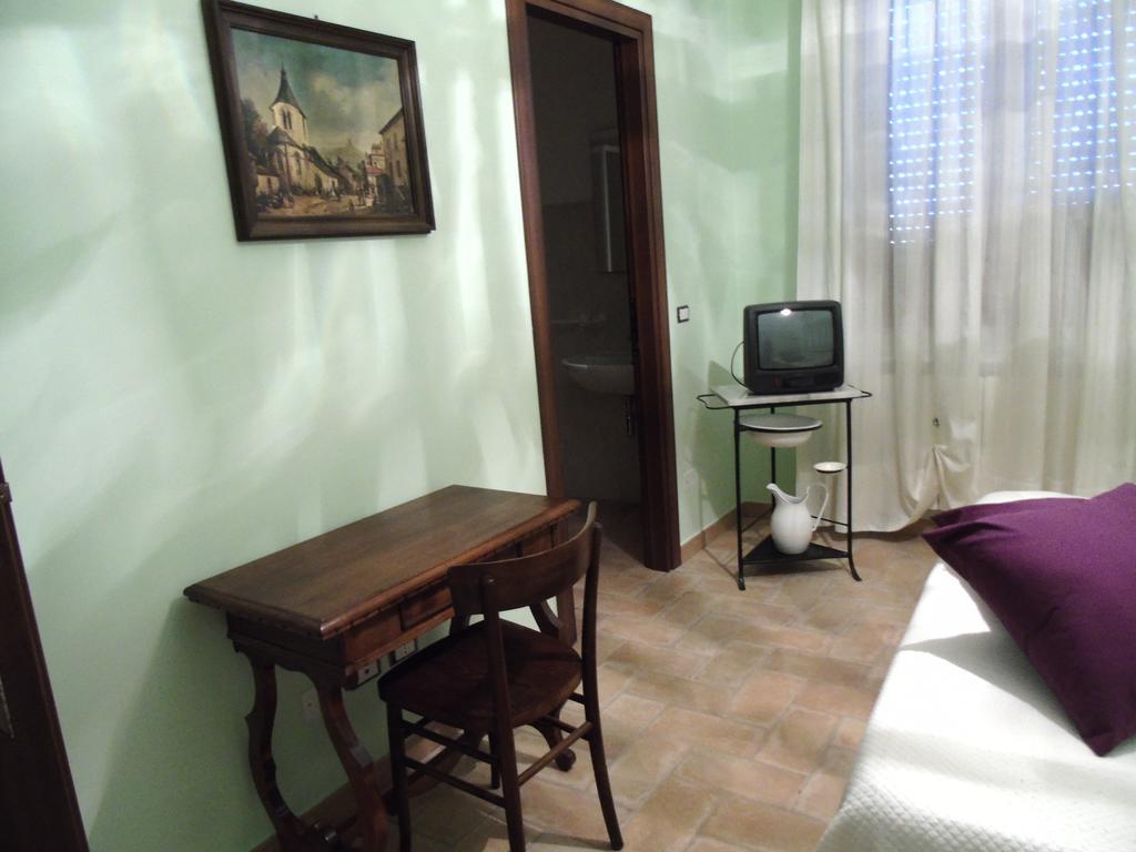 فيلا توديفي Agriturismo Poponi الغرفة الصورة