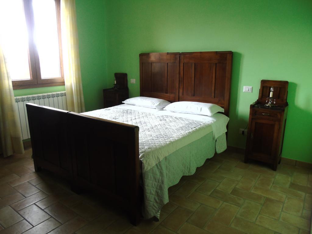 فيلا توديفي Agriturismo Poponi الغرفة الصورة